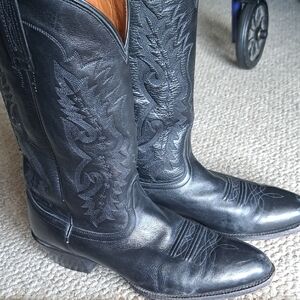 10 1/2DNocona Black Leather Men's Western Cowboy Boots with Decorative Stitching